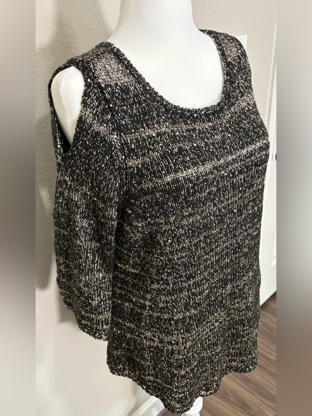 Chico's Black & Gold Sequin Cold Shoulder Metallic Marled Knit Sweater Size L